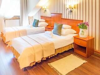 Отель Hotel Wenecki Ченстохова Двухместный номер с 2 отдельными кроватями-2